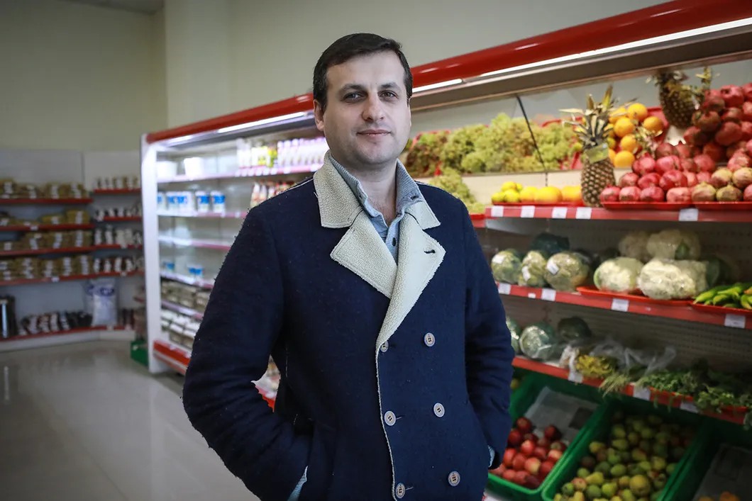 Степан, хозяин магазина. Фото Павел Волков / специально для «Новой»