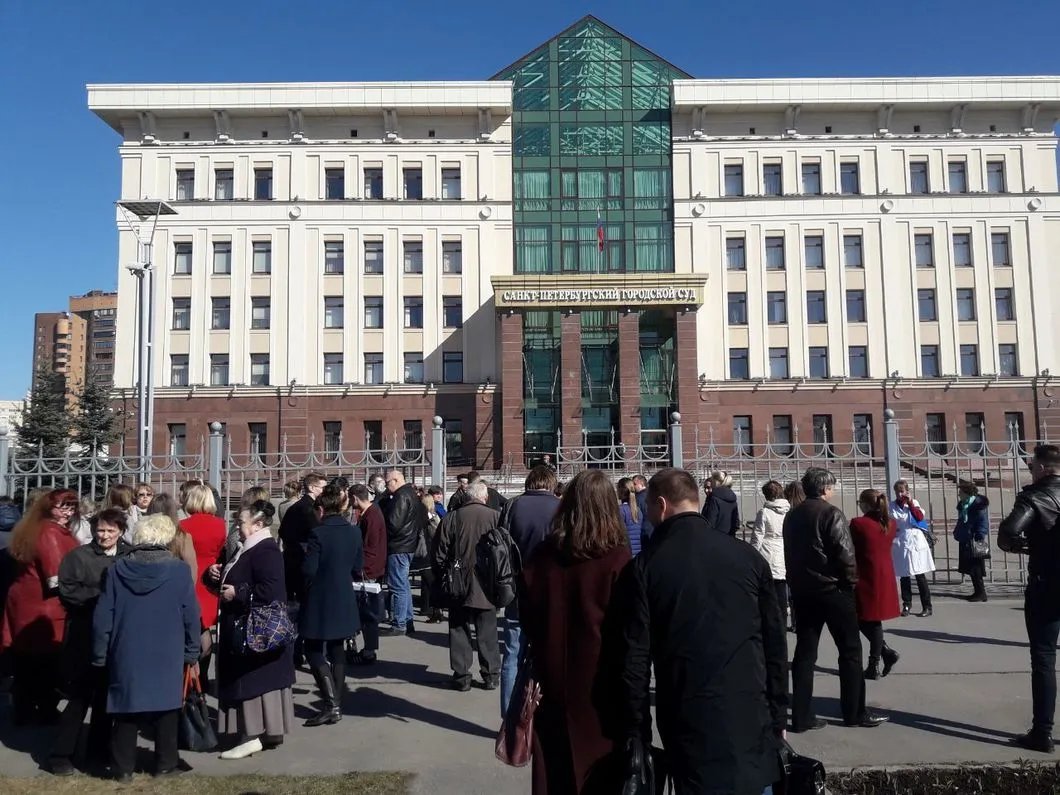 В Петербурге эвакуировали более десяти судов из-за сообщений о минировании  — Новая газета