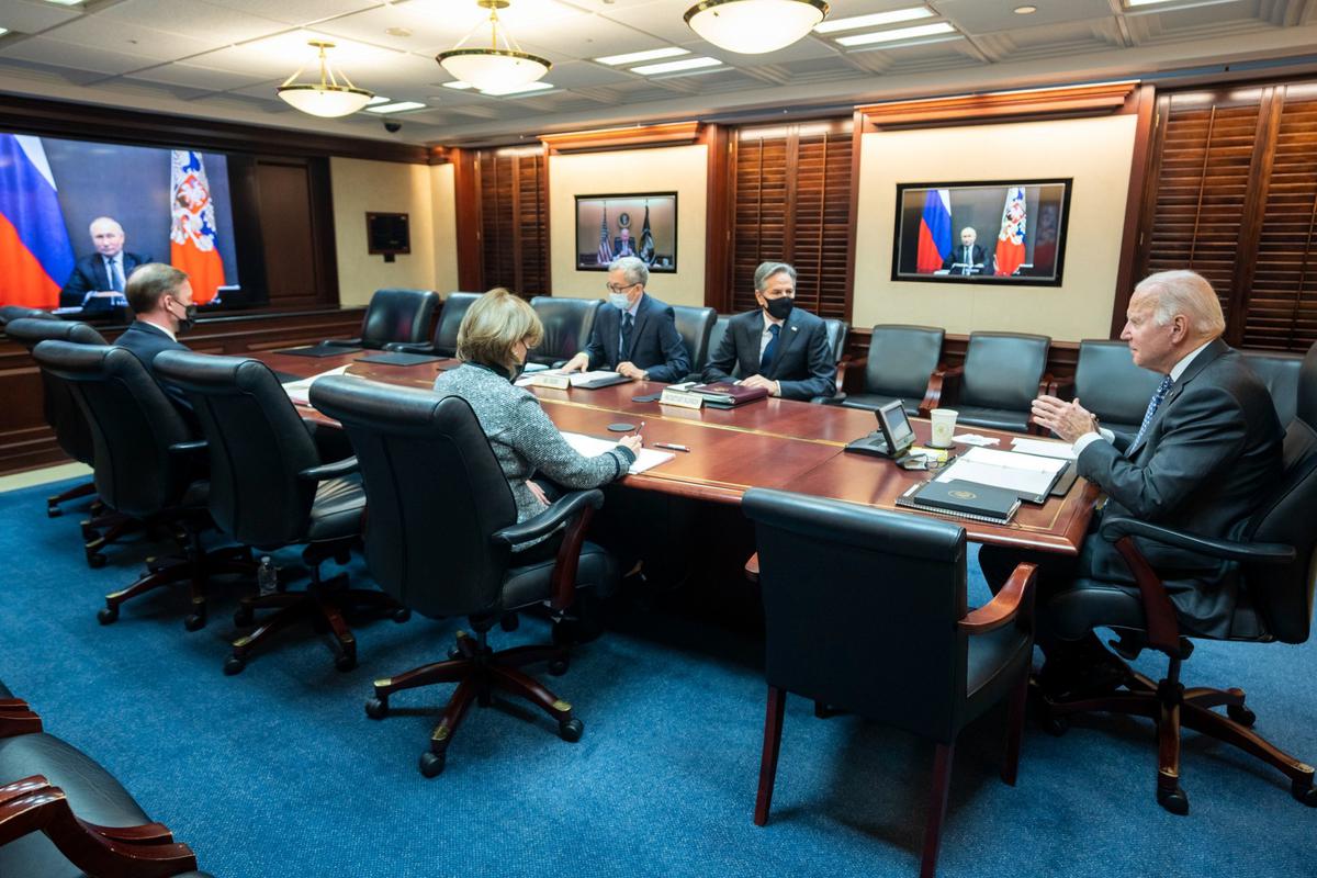 Переговоры президентов Владимира Путина и Джо Байдена в формате видеоконференции, 7 декабря 2021 года. Фото: Zuma / TASS
