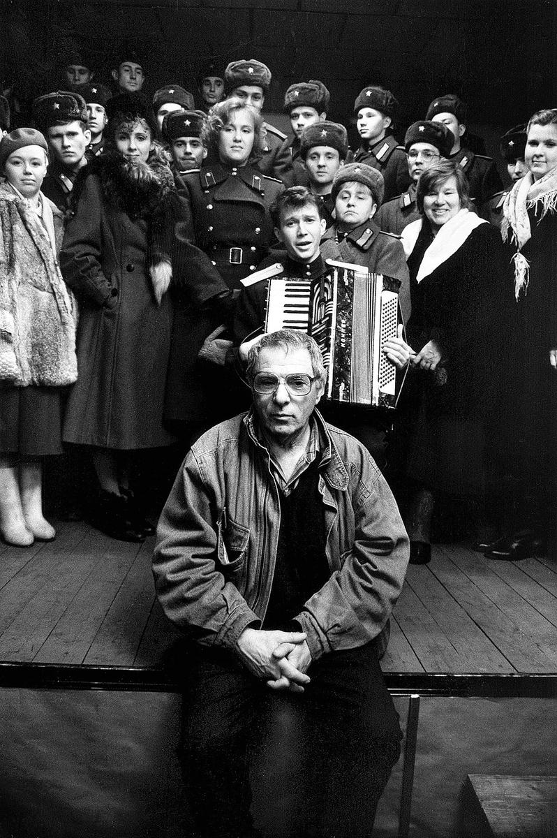 Петр Тодоровский со съемочной группой «Анкор, еще анкор!» Фото: из архива семьи Тодоровских