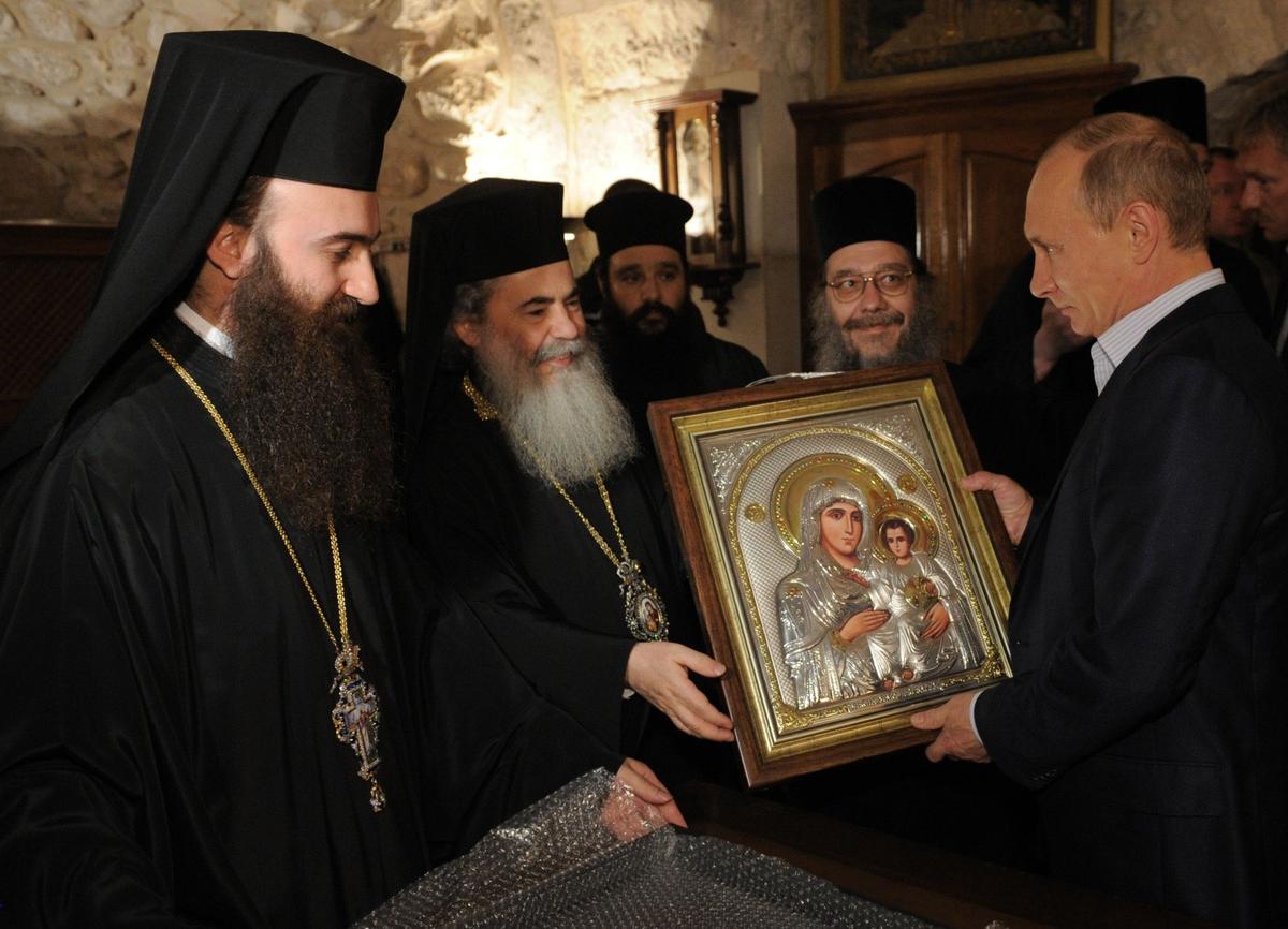 Владимир Путин и Феофил III в Храме Гроба Господня, 2012 год. Фото: Алексей Дружинин / ИТАР-ТАСС
