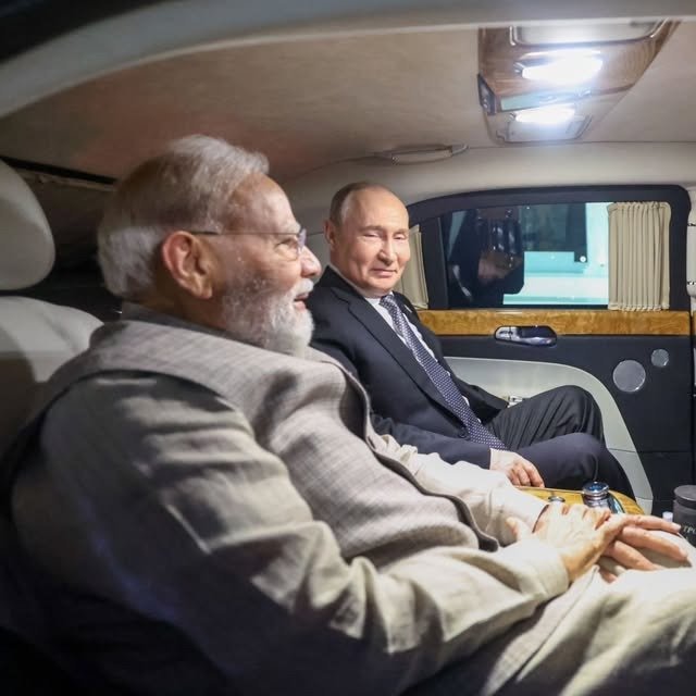 Фото из соцсетей Нарендры Моди. Поездка с Путиным на Игры кочевников — национальные спортивные состязания в Кыргызстане. 31 августа 2026 года