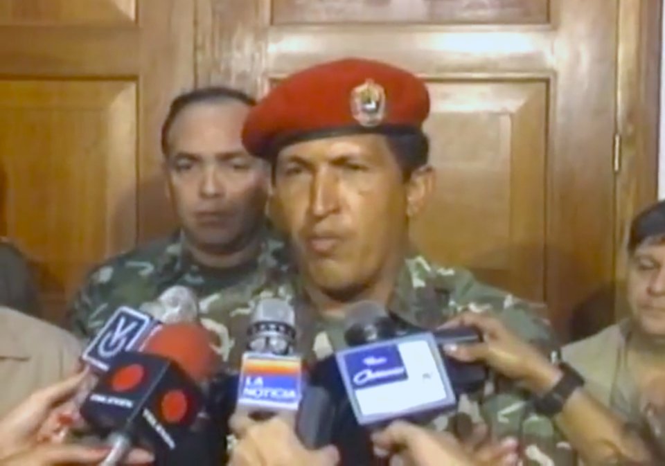 Уго Чавес перед журналистами после неудавшейся попытки государственного переворота в Венесуэле в феврале 1992 года. Фото: соцсети