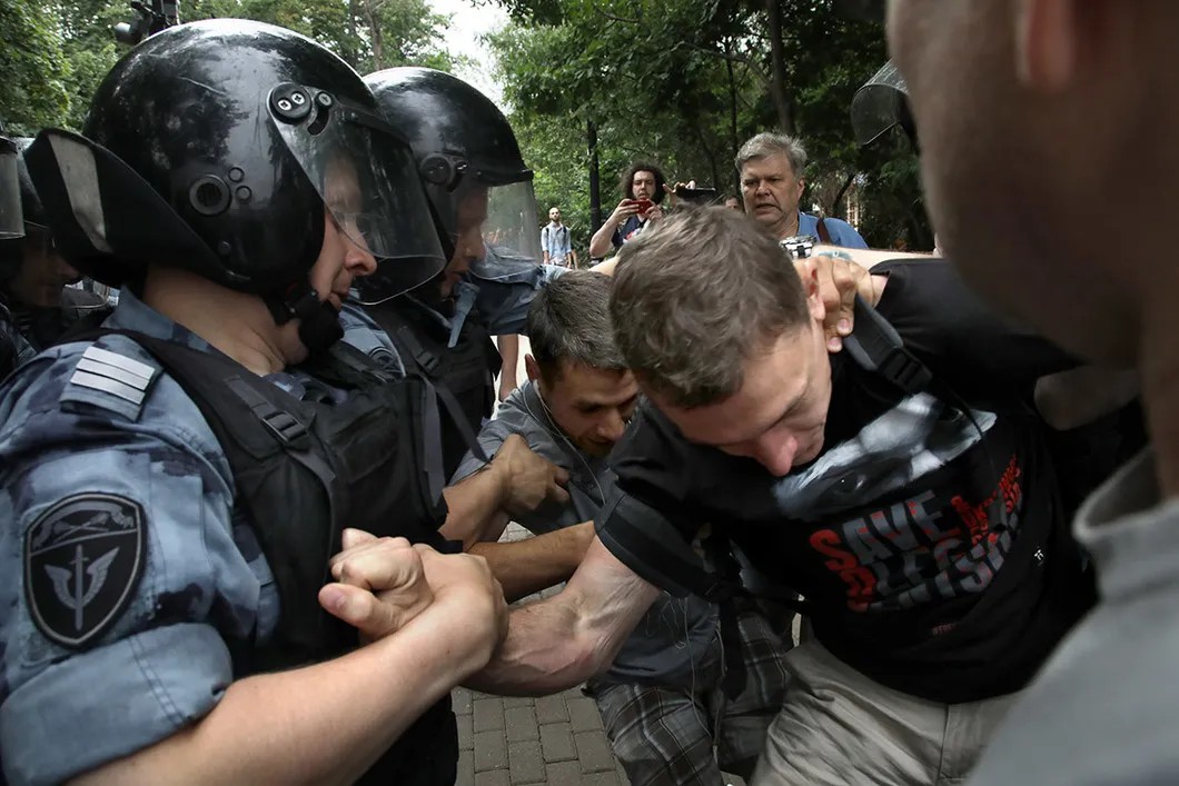 Задержания на Страстном бульваре. Фото: Анна Артемьева / «Новая газета»