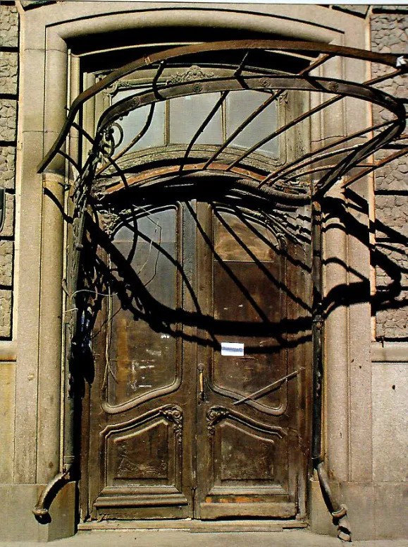 Утраченные ныне двери дома Бака (2005 год). Фото: adresaspb.ru