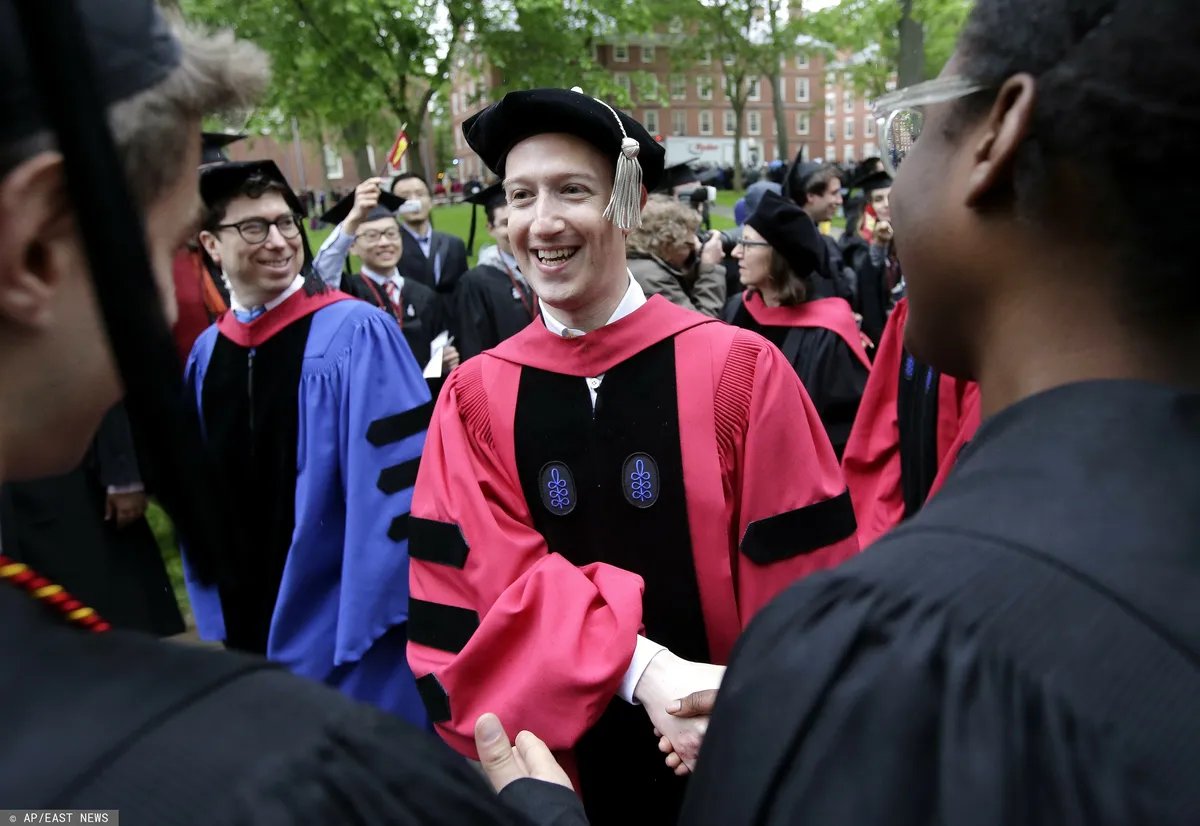 Марк Цукерберг в Гарварде. Фото: AP/EAST NEWS