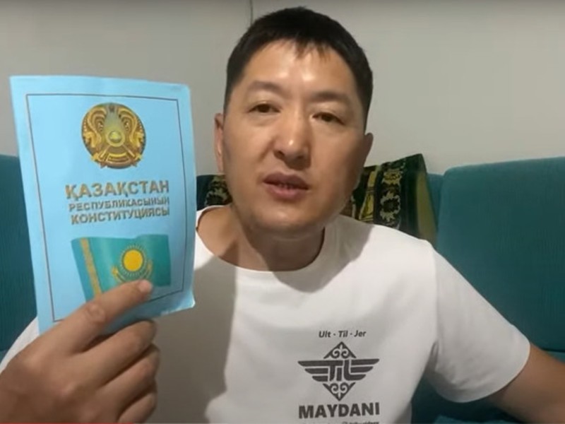 Казахстанский блогер Куат Ахметов. Скриншот: YouTube-канал Til Maydani