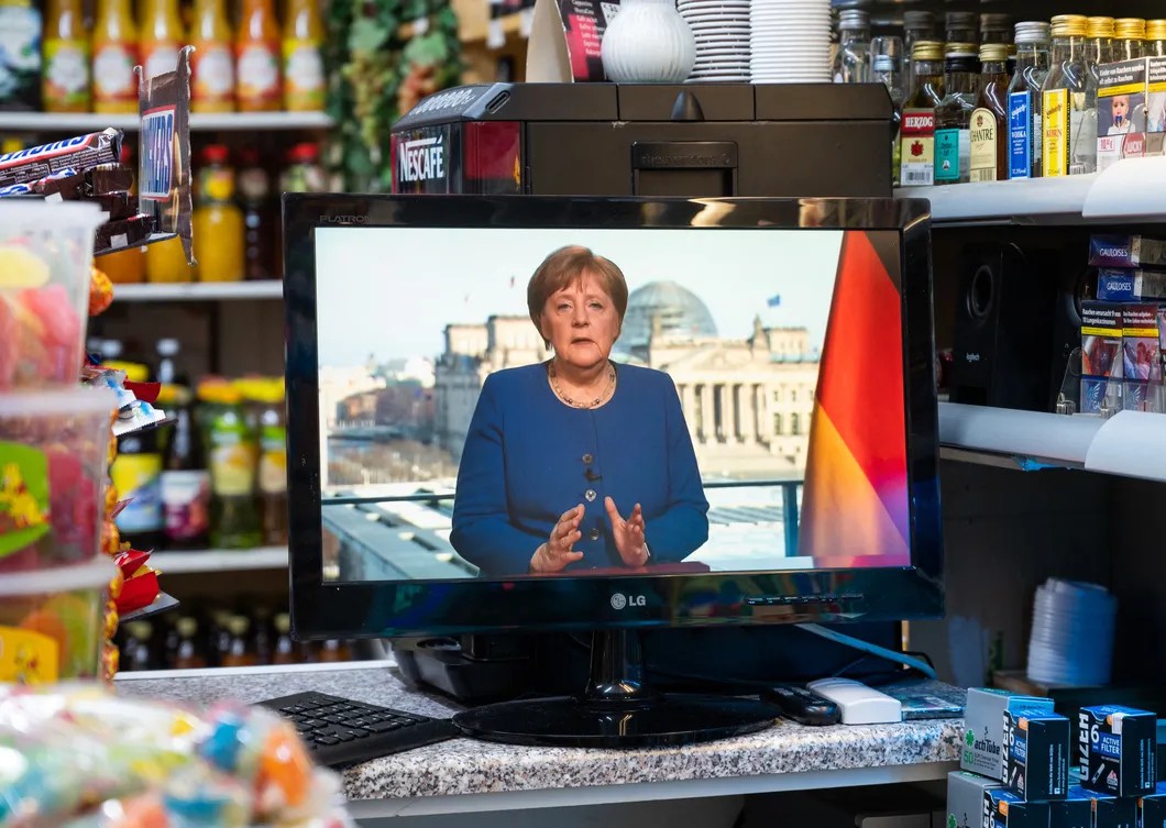 Предыдущее обращение Меркель к гражданам. Фото: Christophe Gateau / ТАСС