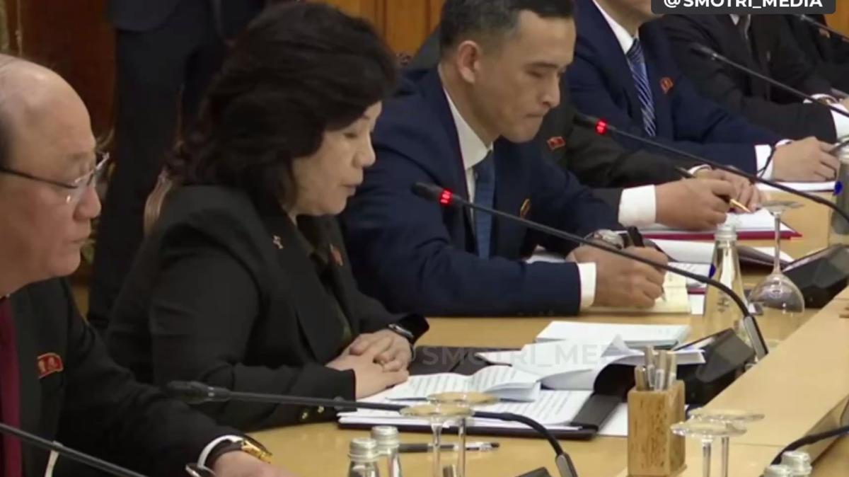 Глава МИД Северной Кореи рассказала Лаврову о приказе Ким Чен Ына «ни на кого не оглядываясь» поддерживать Россию в ее «священной войне»