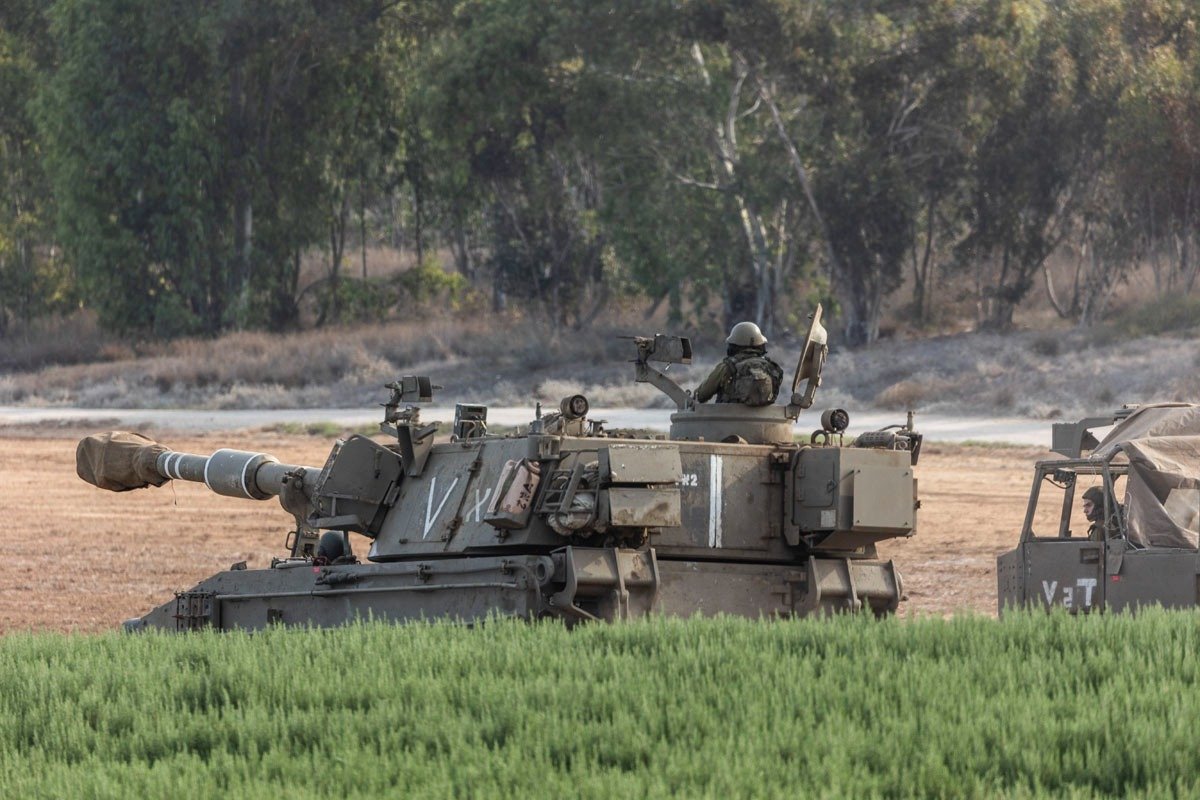 Израильские военнослужащие на позициях вдоль границы с сектором Газа. Фото:   dpa / picture-alliance / ТАСС