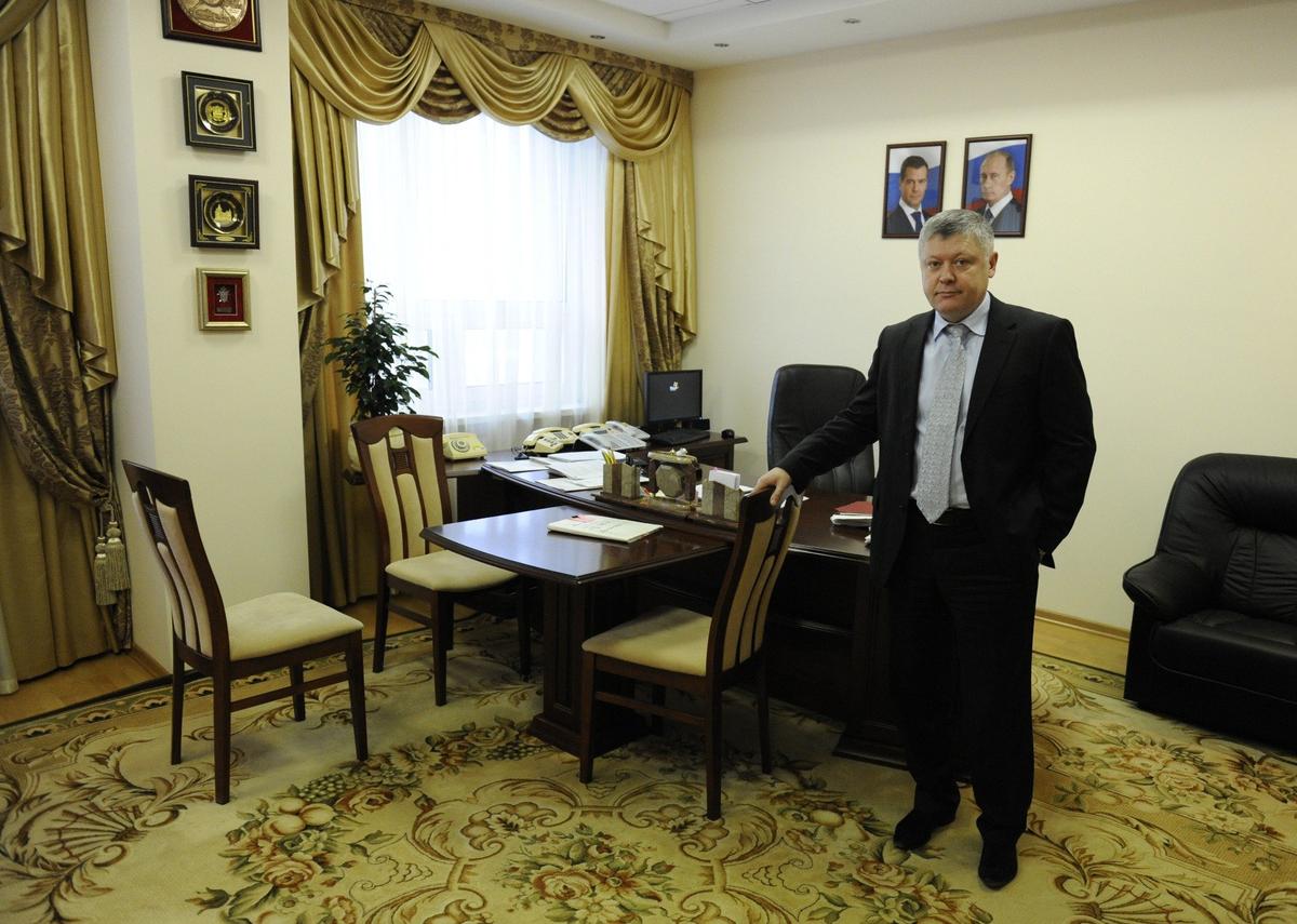 Василий Пискарев в своем кабинете. Фото: ITAR-TASS