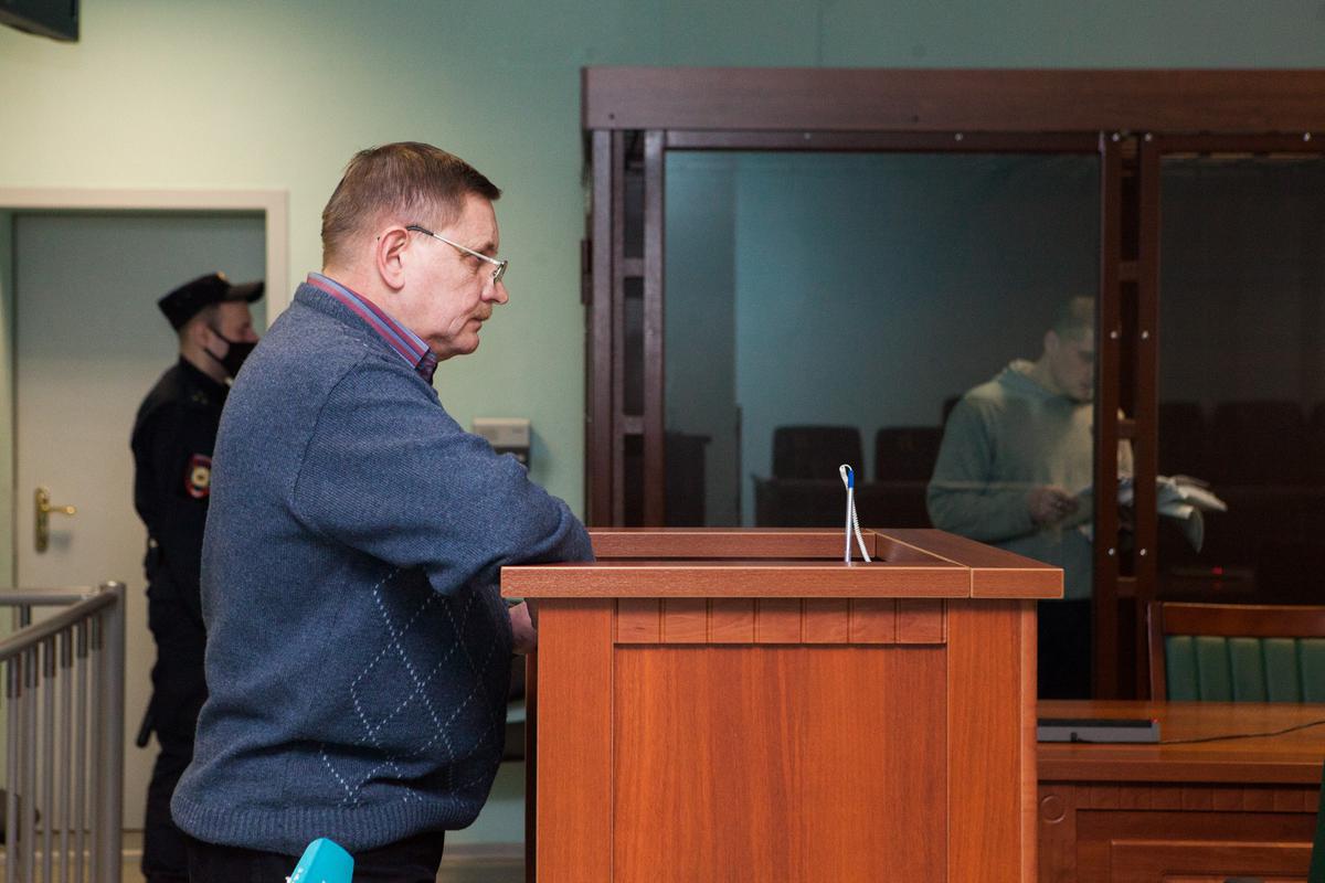 Муж Инны выступает в суде. Фото: Елена Лукьянова / «Новая газета»