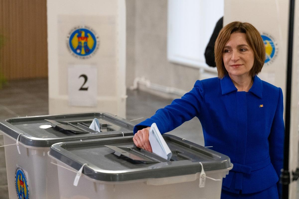 Майя Санду во время голосования. Фото: Vadim Denisov / TASS