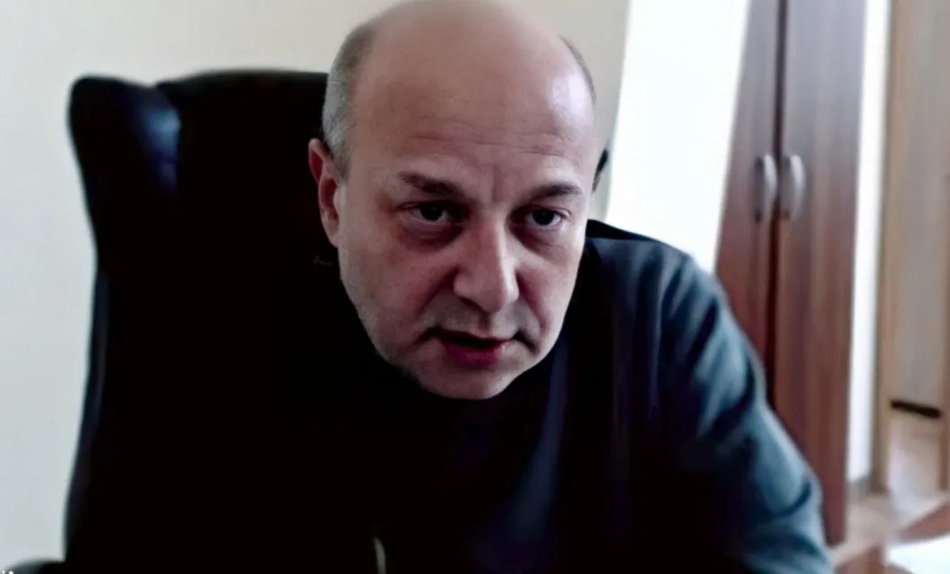 Главный врач медсанчасти Алексей Михленко дает интервью ГТРК-Томск