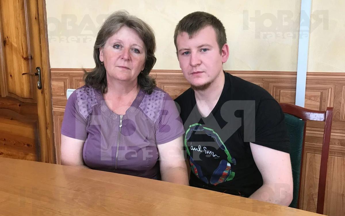 Встретились! Мама Виктора Агеева увиделась с сыном в украинском СИЗО. ВИДЕО
