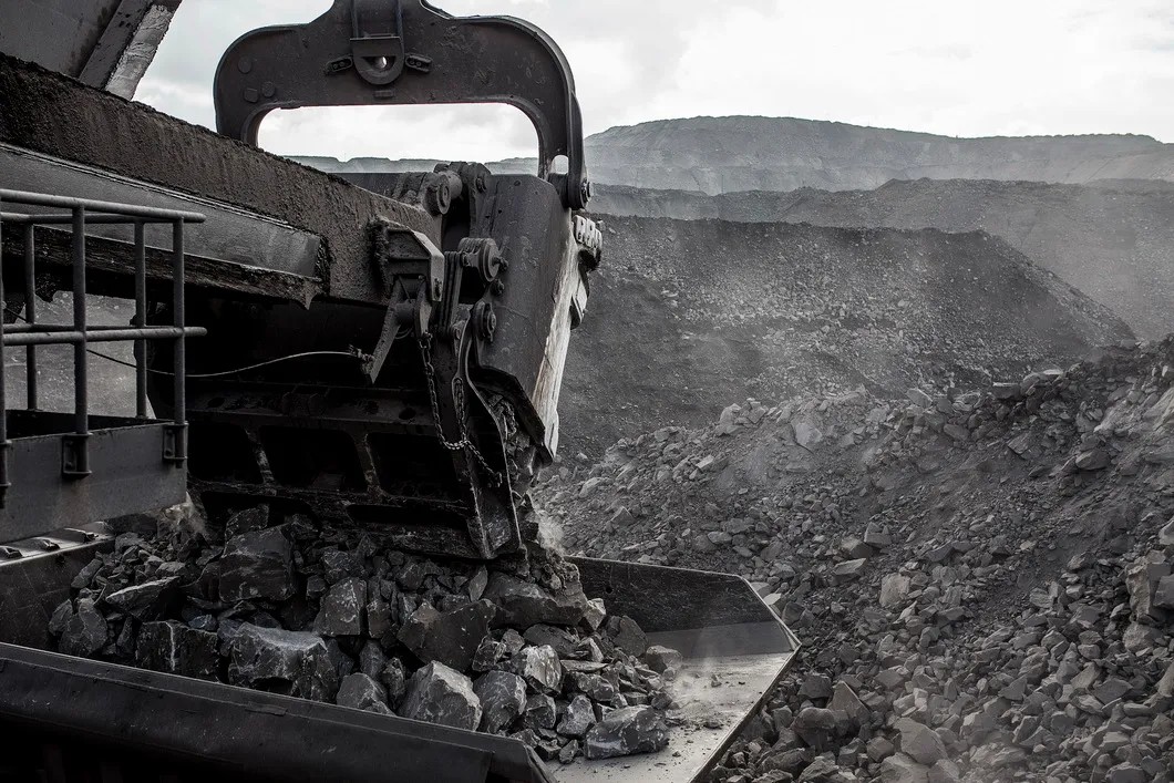 Процесс добычи угля. Фото: Влад Докшин / «Новая газета»