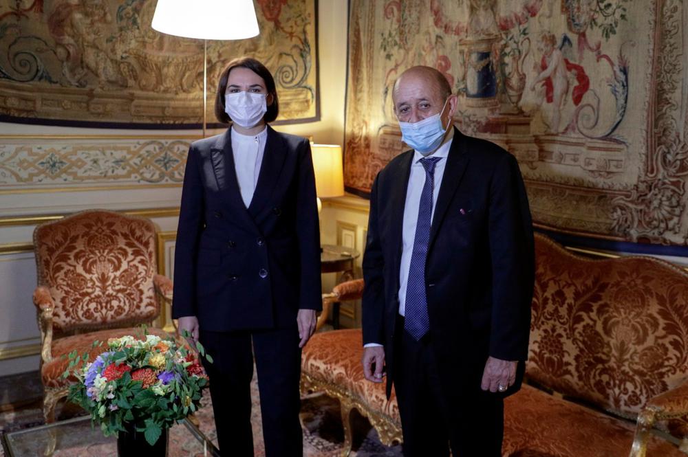 Светлана Тихановская с министром иностранных дел Франции Жан-Ивом ле Дрианом. Фото: EPA