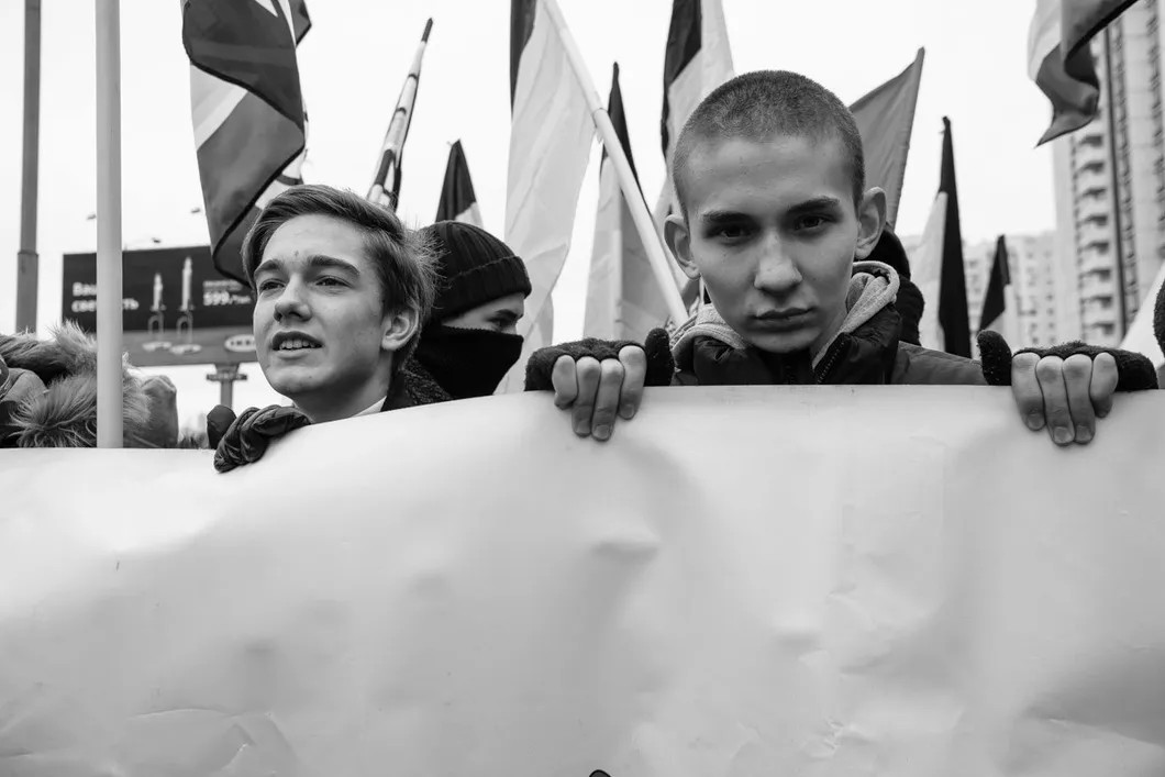 Участники в колонне «Русского марша». Фото: Антон Карлинер, специально для «Новой газеты»