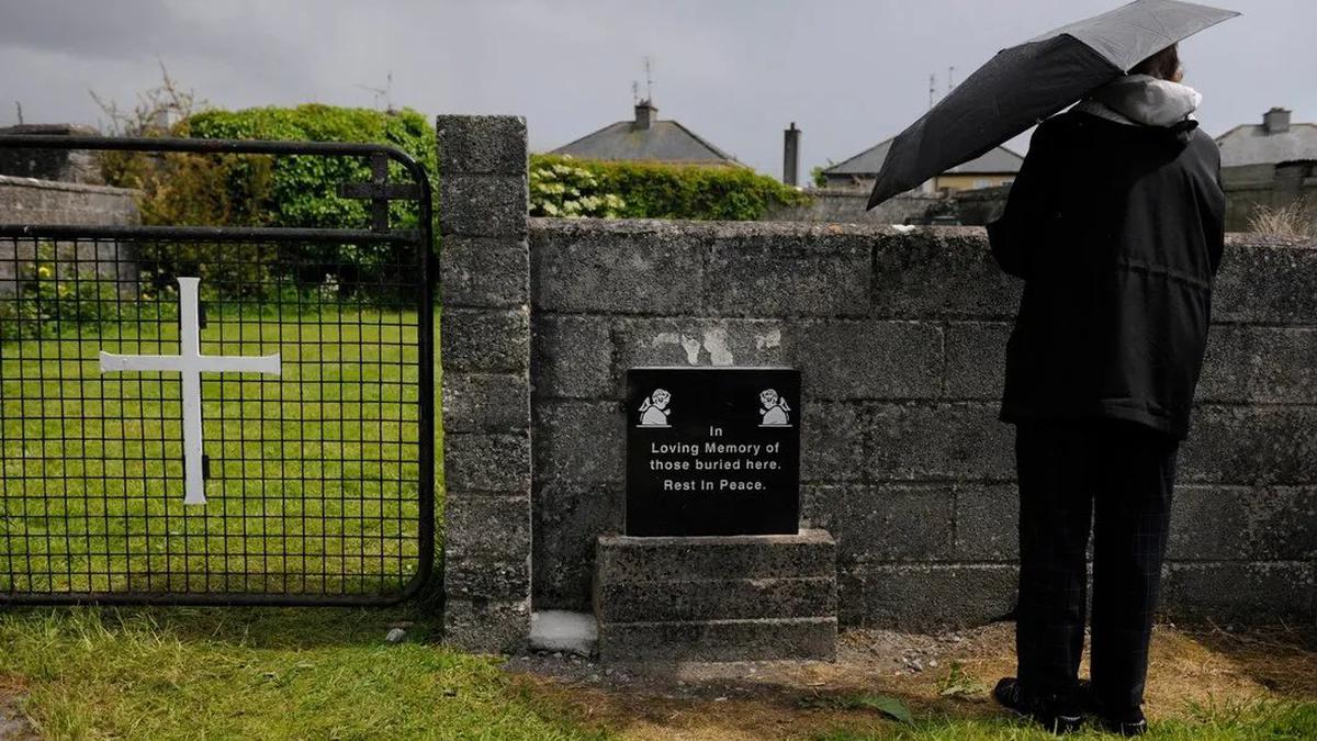 Место захоронения 796 детей из Дома матери и ребенка Святой Марии, Ирландия. Фото: Getty Images