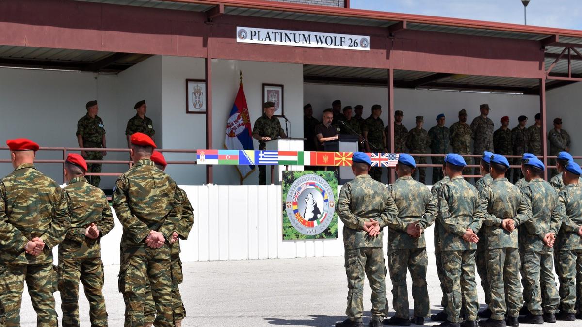 Сербия вновь начала военные учения с западной коалицией, месяц назад были маневры с НАТО. А с Россией последний раз — в 2021 году