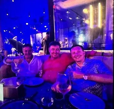 Фото сделано после 2010 года, когда господин Момотов стал судьей Верховного суда. Фото: личный архив