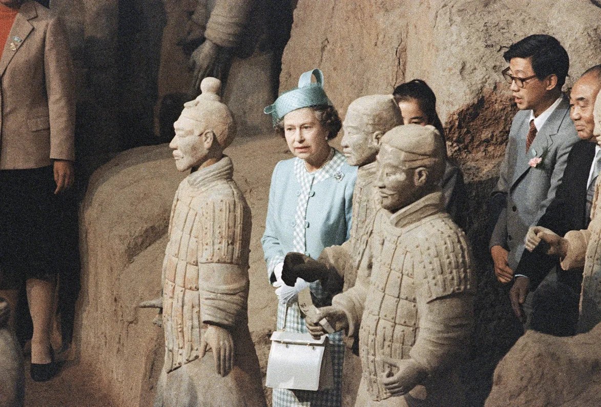 1986 год. Визит Елизаветы II в Китай. Фото: ASSOCIATED PRESS
