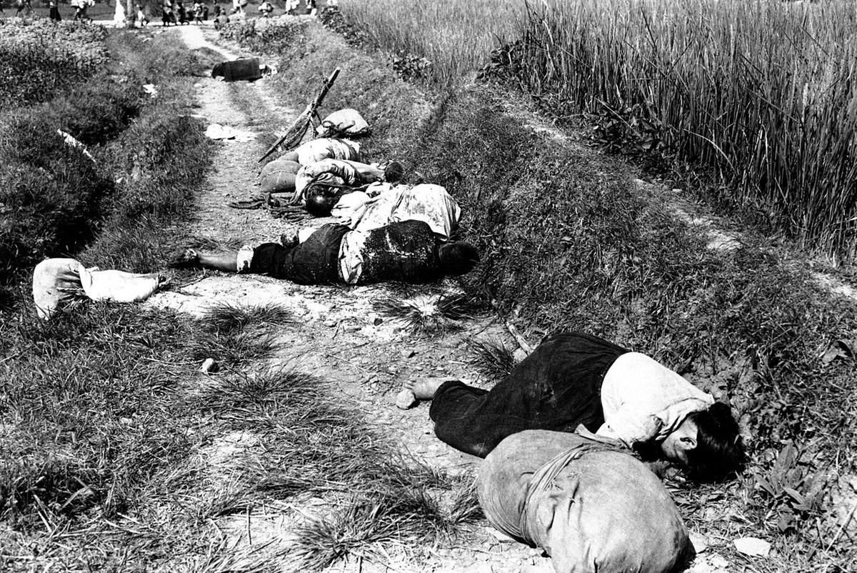 Северокорейские беженцы, расстрелянные при попытке перейти на юг через линию фронта. Фото: Википедия
