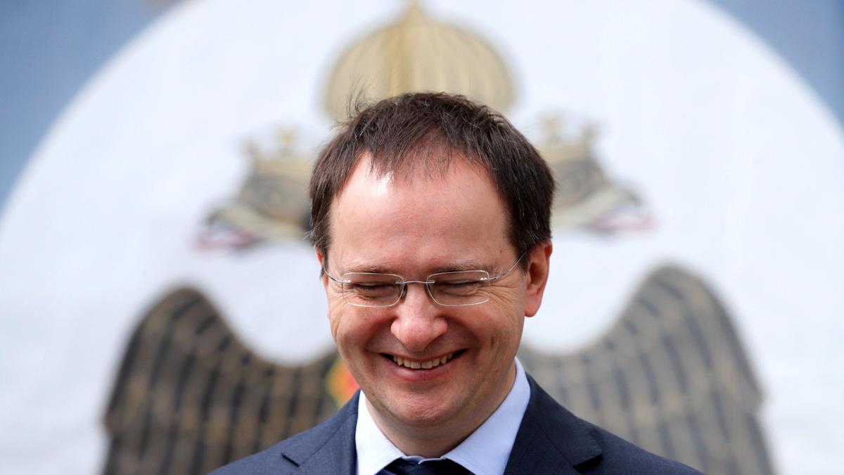 Мировая арена ушла, но обещала вернуться