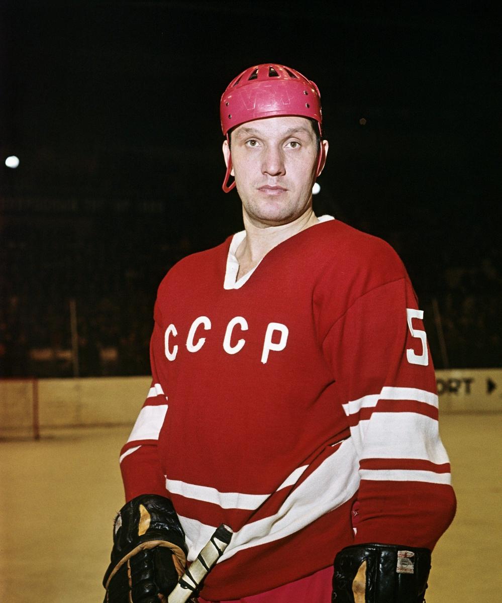 Защитник сборной СССР и ЦСКА Александр Рагулин. 1971 год. Фото: Вячеслав Ун Да-син / Фотохроника ТАСС