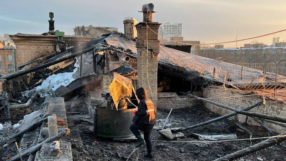 Жилой шестиэтажный дом советских писателей на севере Москвы в ночь на 9 февраля пострадал от сильнейшего пожара. Жертв нет