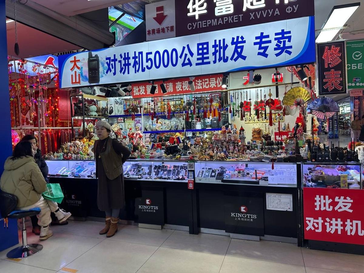 В ТЦ на торговой улице Хэйхэ. Фото: Валерия Федоренко / «Новая газета»