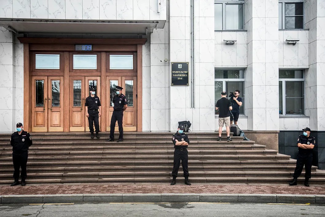 Полиция. Фото: Влад Докшин / «Новая газета»