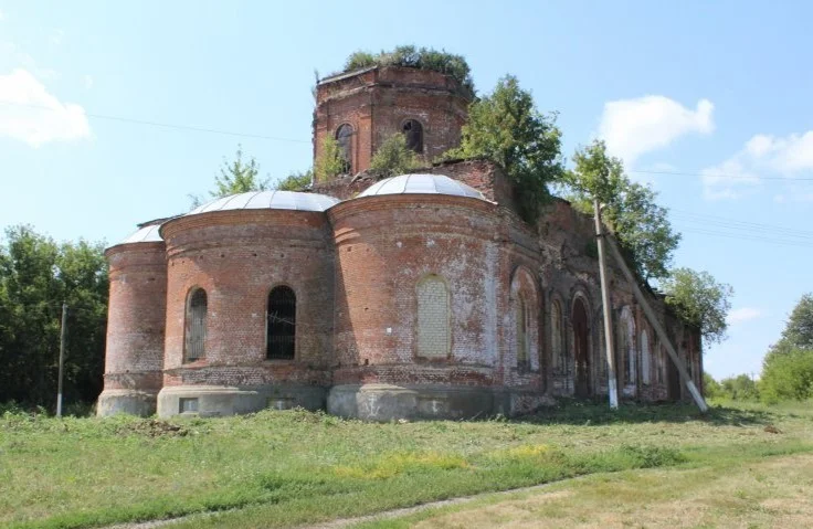 Храм архангела Михаила в селе Любостань. Фото: «Народная газета» Большесолдатский район / narodnay-gazeta.ru