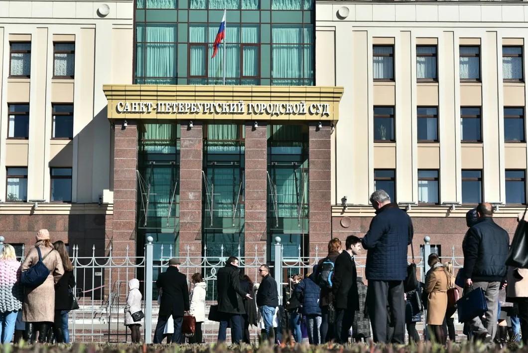 Эвакуация суда в Санкт-Петербурге. Фото: Сергей Ермохин / ТАСС