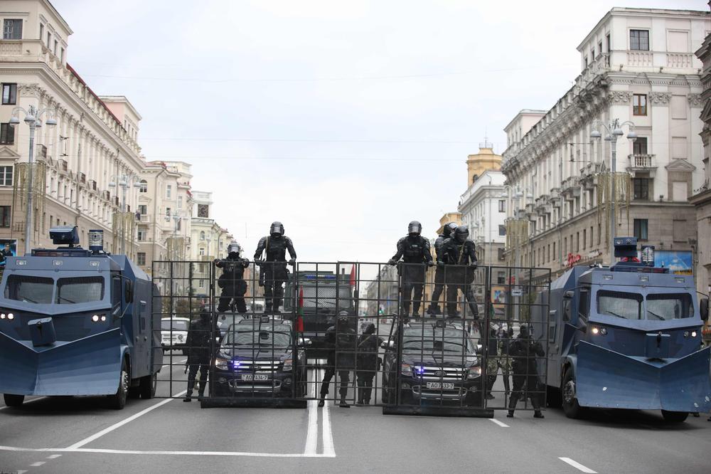 Силовики в Минске накануне несогласованных акций протеста из-за результатов президентских выборов и последовавших за ними репрессий. Фото: EastNews
