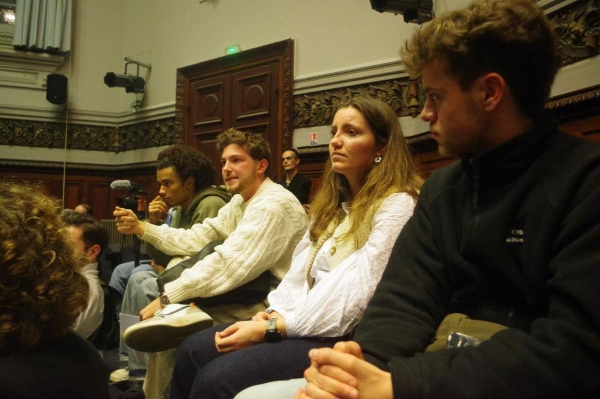 Студенты высшей школы журналистки ESJ Lille на церемонии вручения премии имени Политковской. Фото: Юрий Сафронов / «Новая газета»