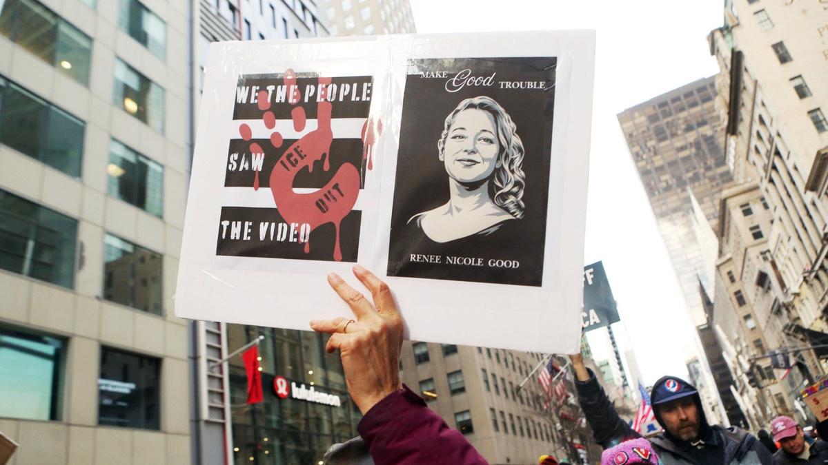 «У нас были свистки. У них было оружие»