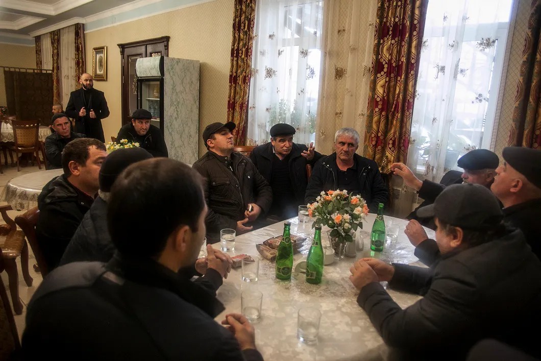 Встреча с местными депутатами. Фото: Влад Докшин / «Новая»