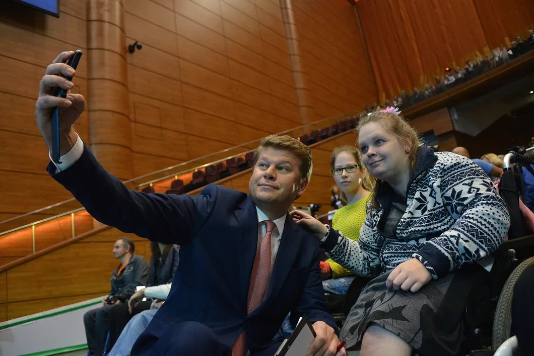 Ведущий церемонии Дмитрий Губерниев. Фото: Виктория Одиссонова / «Новая газета»