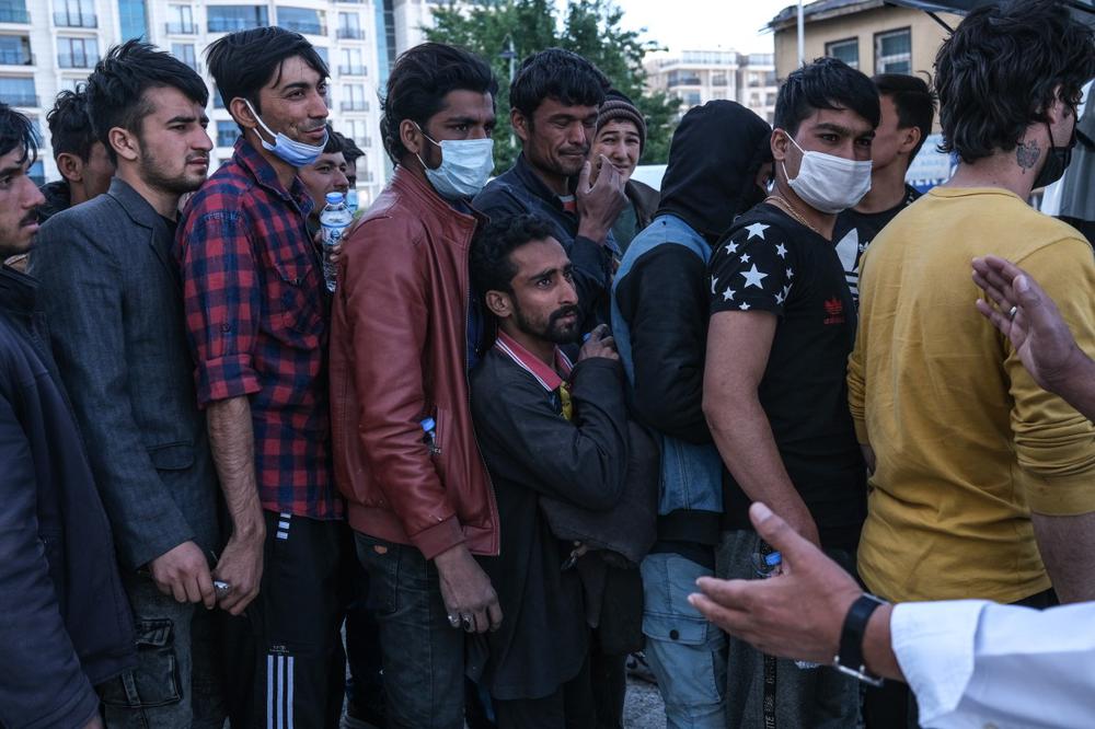 Афганские беженцы на турецкой территории. Фото: EPA