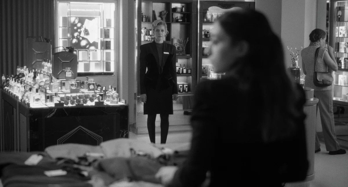 Кадр из фильма «Два человека обмениваются слюной». Скриншот