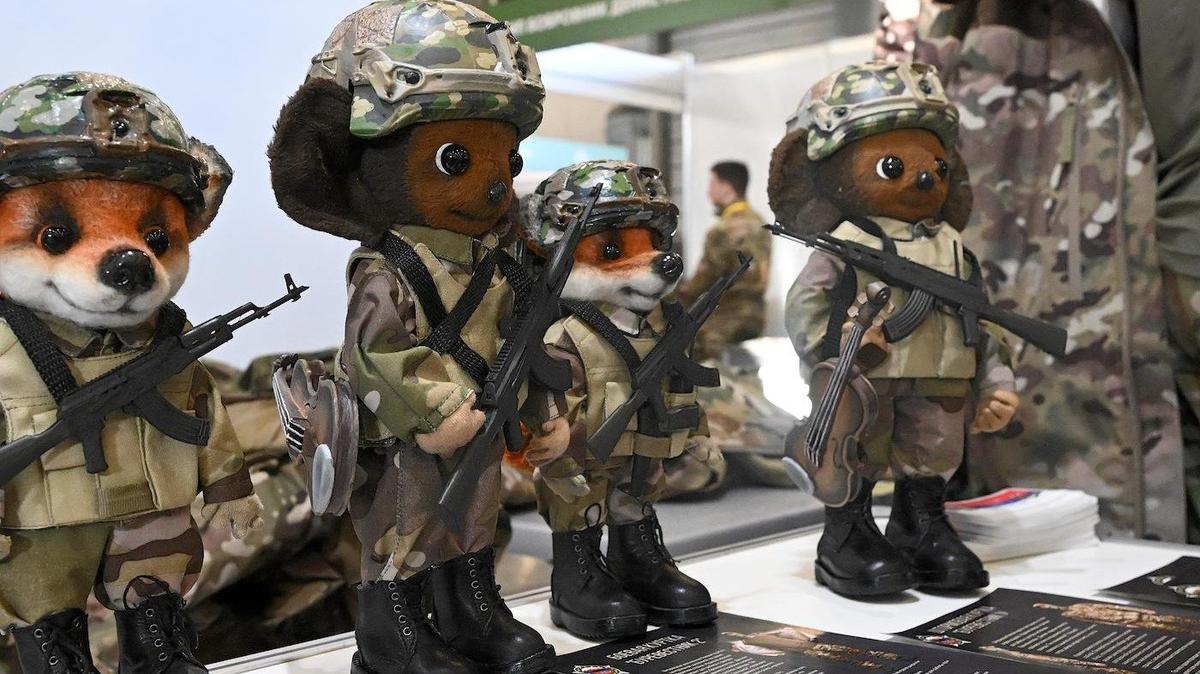 Борщевик-«иноагент», губка-экстремист и снайпер Чебурашка