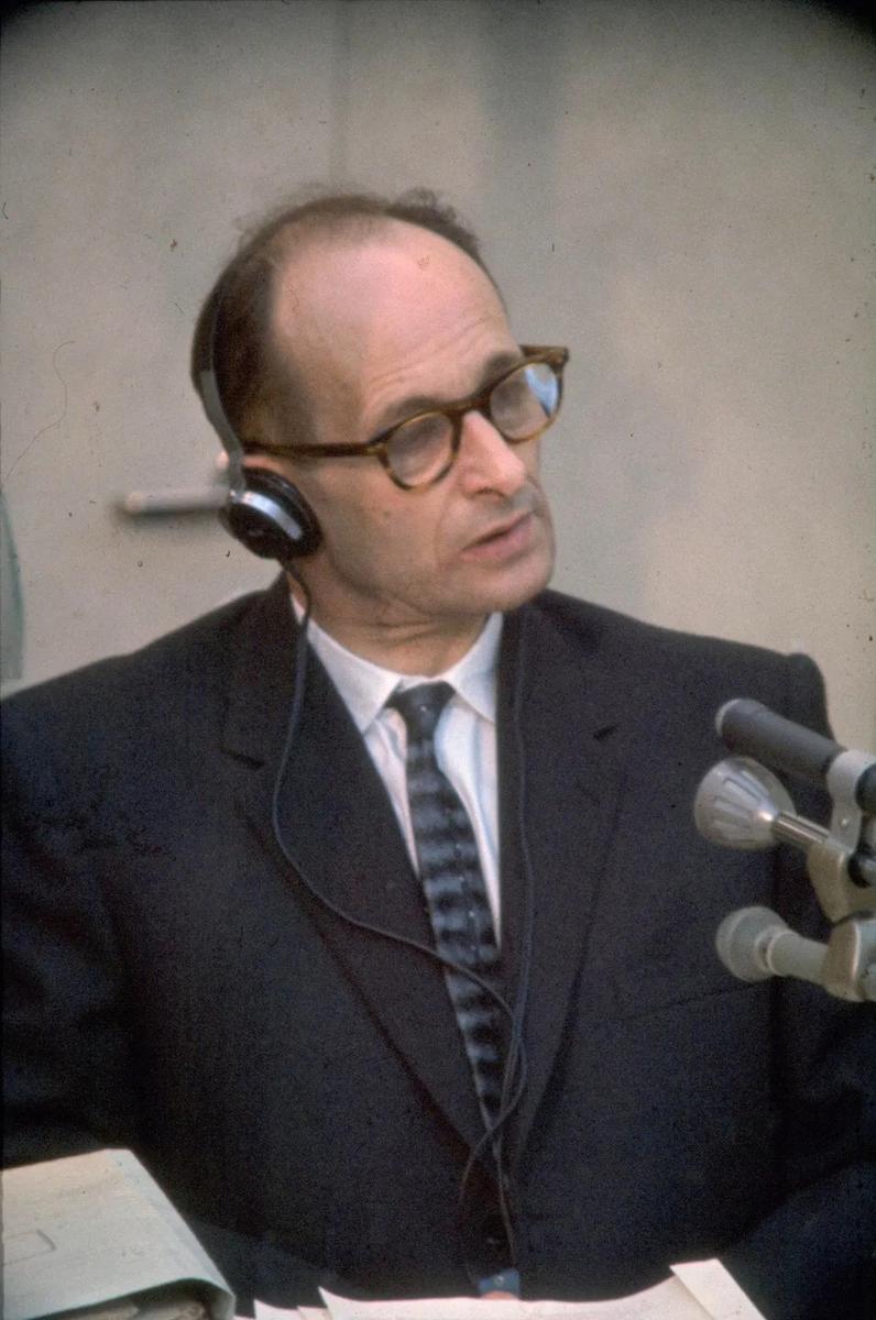 Адольф Эйхман на судебном процессе в 1961 году. Фото: Wikimedia