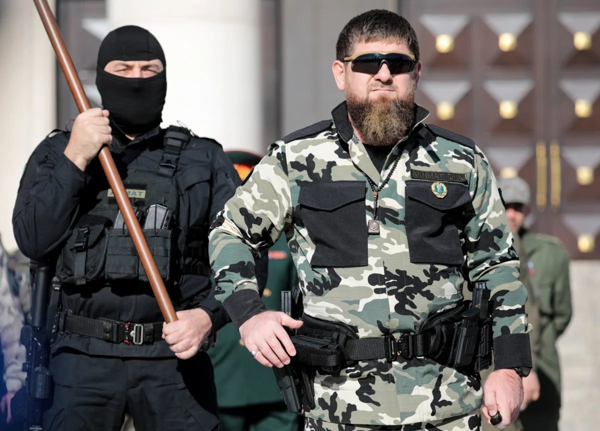 Рамзан Кадыров на смотре войск Чеченской республики, конец марта 2022 г. Фото: Елена Афонина / ТАСС