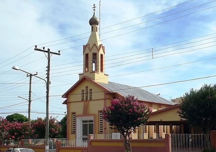 Храм святых Петра и Павла в Санта-Розе. Источник: Википедия