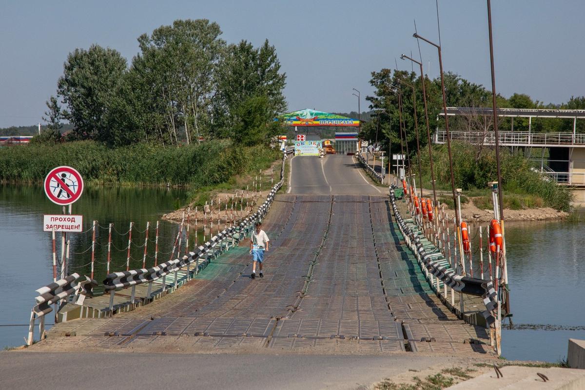 Понтонный мост в Каменск-Шахтинске. Фото: Алексей Душутин / «Новая газета»