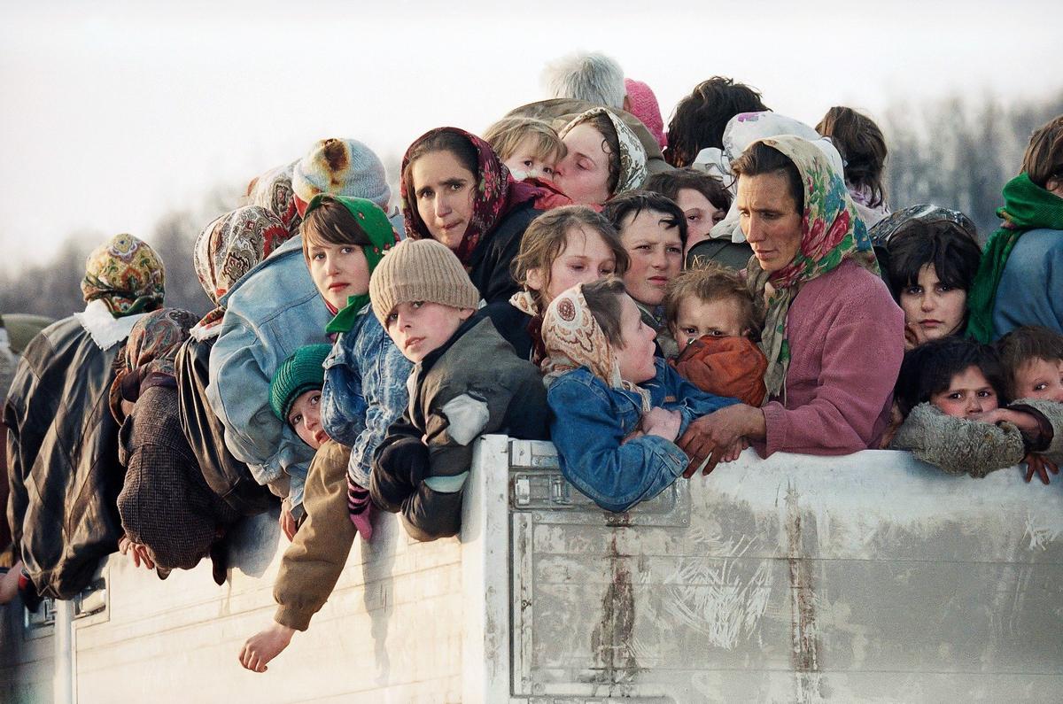 Эвакуация мирных жителей из Сребреницы. Фото: AP / TASS