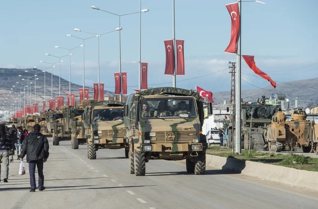 Турецко-сирийская граница. Турция перебрасывает войска. Фото: Akin Celiktas / Dha / Zuma / TASS