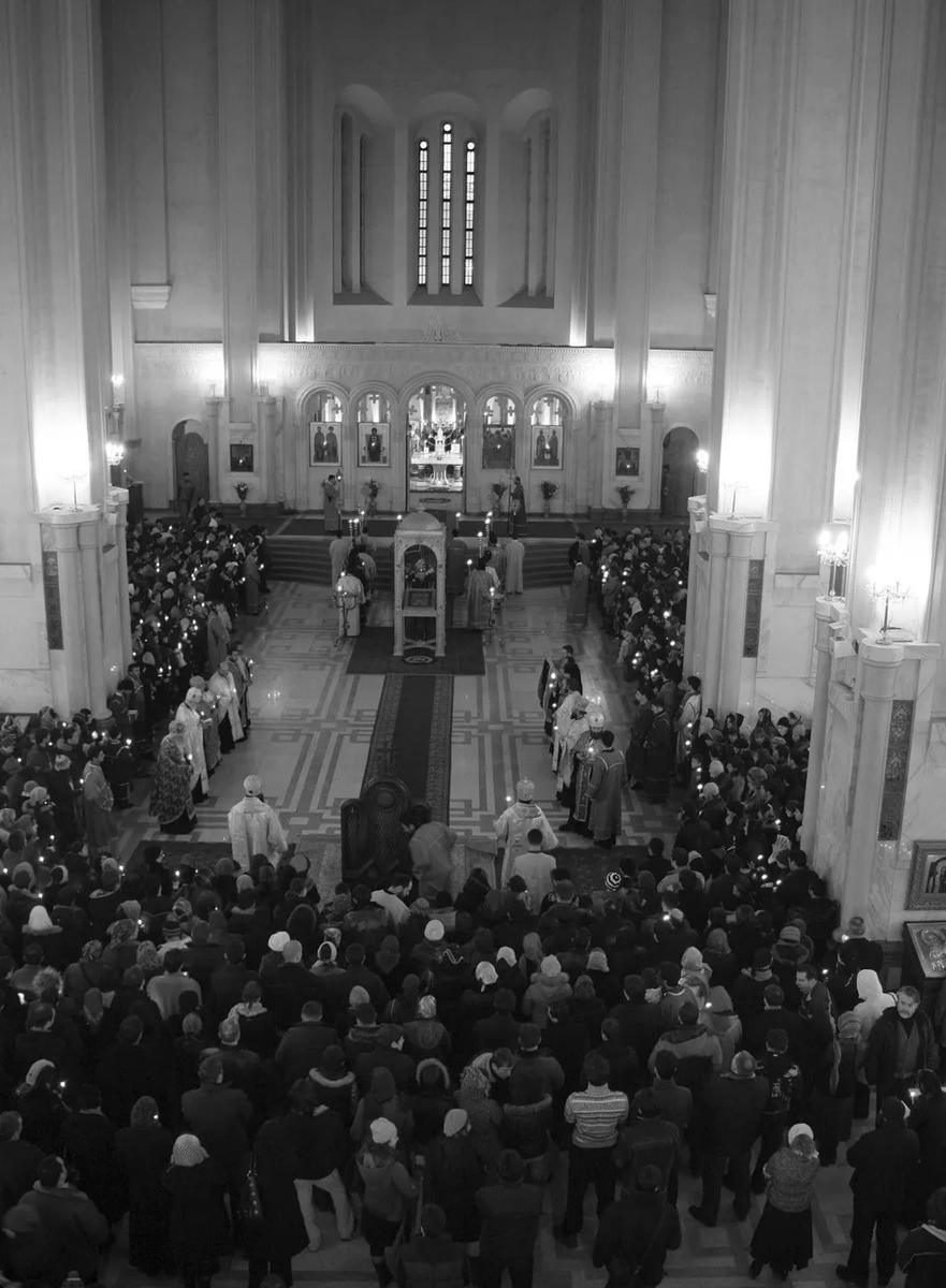 Первая служба Патриарха-Католикоса в храме Алаверди. Фото автора