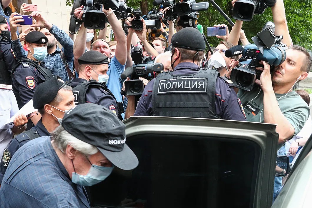 Ефремов после заседания. Фото: Михаил Терещенко / ТАСС